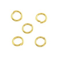NBEADS 500pcs Stainless Steel Gold Open Jump Rings Connectors Jewelry Findings for Jewelry Making(4x0.7mm, 2.6mm inner diameter)
