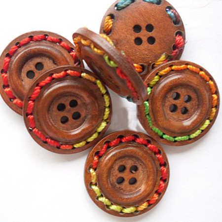 Honeyhandy Round 4-holeButtons with Colorful Thread Wrapped, Wooden Buttons, Saddle Brown, 25mm in diameter
