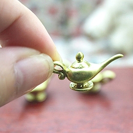 Honeyhandy Vintage Resin Miniature Teapot Ornaments, Micro Landscape Garden Dollhouse Accessories, Pretending Prop Decorations, with Handle, Gold, 12x26x9mm