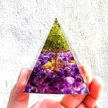 Honeyhandy Orgonite Pyramid, Resin Pointed Home Display Decorations, with Natural Amethyst & Peridot Chips and Metal Findings inside, for Home Office Desk, 60x60mm