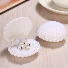 Honeyhandy Shell Shaped Velvet Jewelry Storage Boxes, Jewelry Gift Case for Earrings Pendants Rings, White, 6x5.5x3cm