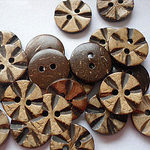 Honeyhandy Carved 2-hole Basic Sewing Button Shaped in Flowers, Coconut Button, BurlyWood, 15mm in diameter