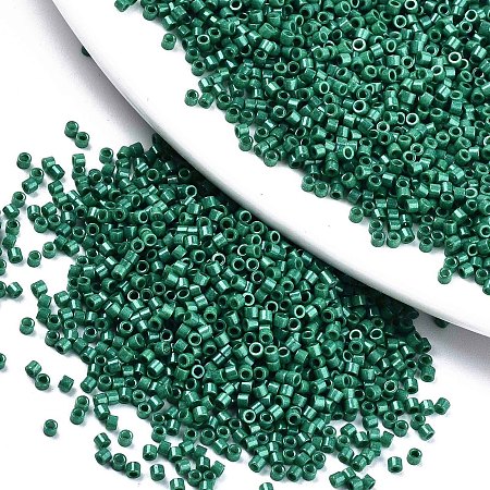 Honeyhandy 11/0 Grade A Baking Paint Glass Seed Beads, Cylinder, Uniform Seed Bead Size, Opaque Colours Luster, Teal, about 1.5x1mm, Hole: 0.5mm, about 2000pcs/10g