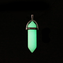 Honeyhandy Bullet Glass Pointed Luminous Pendants, Glow In The Dark Pendants, with Platinum Tone Alloy Findings, Light Green, 32x8mm