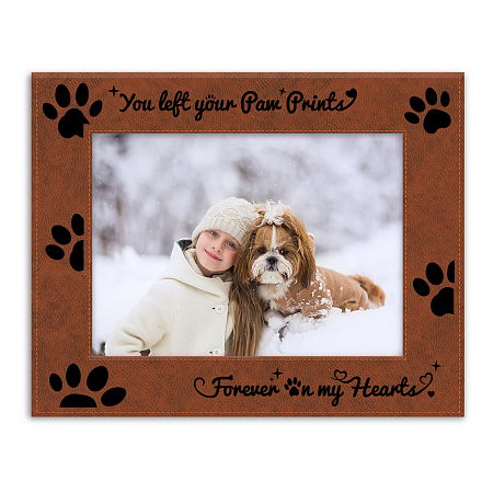 FINGERINSPIRE You Left Your Paw Prints Forever On My Hearts Engraved Leather Picture Frame Pet Memorial Photo Frame, 5x7 inch Brown Hanging/Tabletop Frame Condolence Sympathy Gifts for Animal Lovers