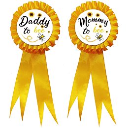 GLOBLELAND 2Pcs Mommy to Bee & Daddy to Bee Badge Pins Bees Pattern Gender Reveal Baby Shower Party Button Pins What Will Baby Be Ribbon Brooches Gifts for Parents of Newborns, 7.7x3.4 Inch