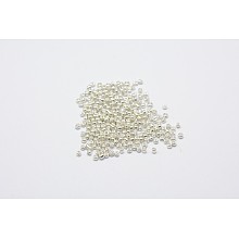 Honeyhandy 12/0 Electroplate Glass Seed Beads, Round Hole Rocailles, Silver Plated, 2x2mm, Hole: 0.5mm