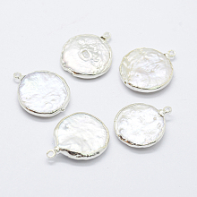 Honeyhandy Natural Cultured Freshwater Pearl Pendants, with Brass Findings, Flat Round, Silver, 20~26x16~20x4~6mm, Hole: 1mm